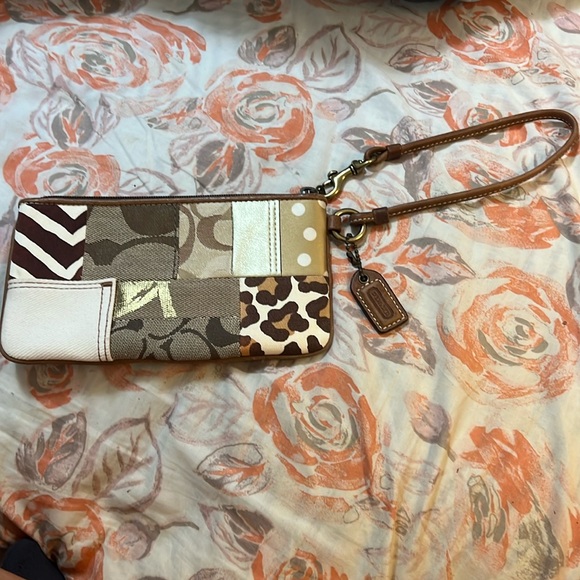 Coach Handbags - Women's Coach Zipper Coin Pouch with Tag